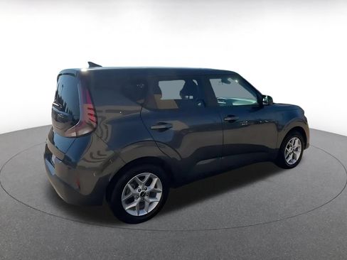 Used 2025 Kia Soul LX w/ LX Technology Package FWD image 14