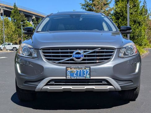 Used 2017 Volvo XC60 T6 Dynamic w/ Preferred Option Package AWD/4WD image 2