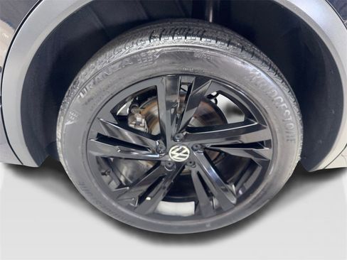 Used 2024 Volkswagen Tiguan SE R-Line w/ MDO Package, Three-Row image 90