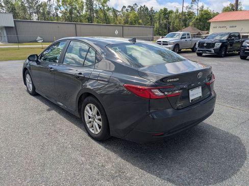 Used 2025 Toyota Camry LE image 6