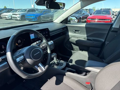 Used 2025 Hyundai Kona SEL FWD image 10