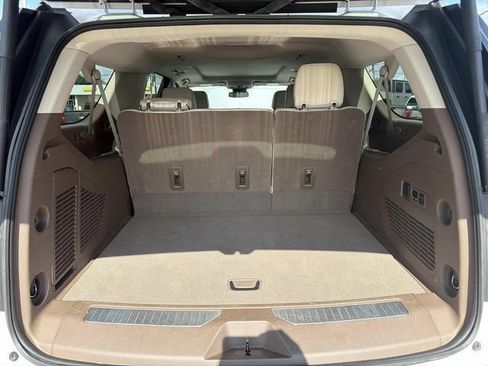 Used 2023 GMC Yukon XL Denali RWD image 10