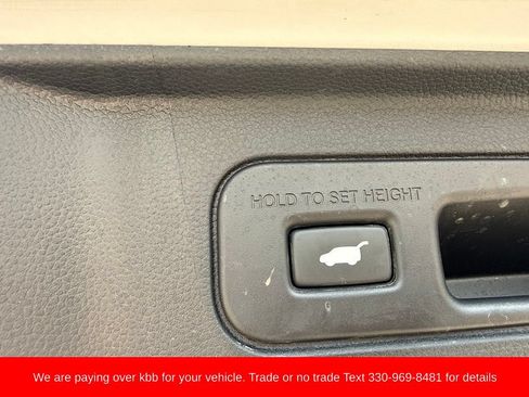Used 2025 Honda Pilot Black Edition image 47
