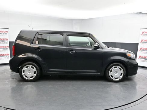 Used 2008 Scion xB image 9