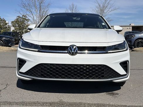 Used 2025 Volkswagen Jetta SE image 8