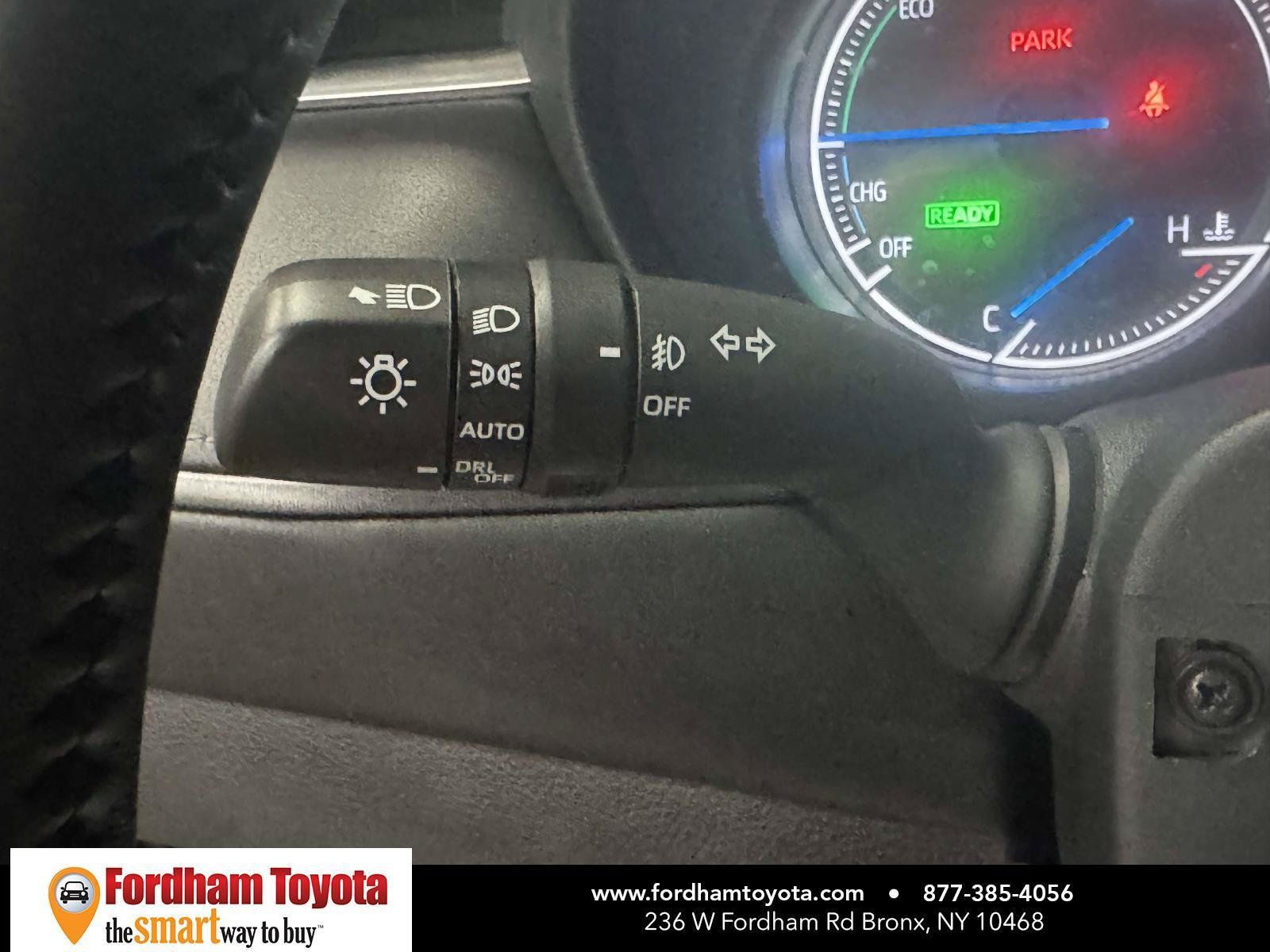 Used 2023 Toyota Venza XLE AWD/4WD image 23