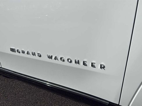 Used 2023 Jeep Grand Wagoneer 4WD image 28