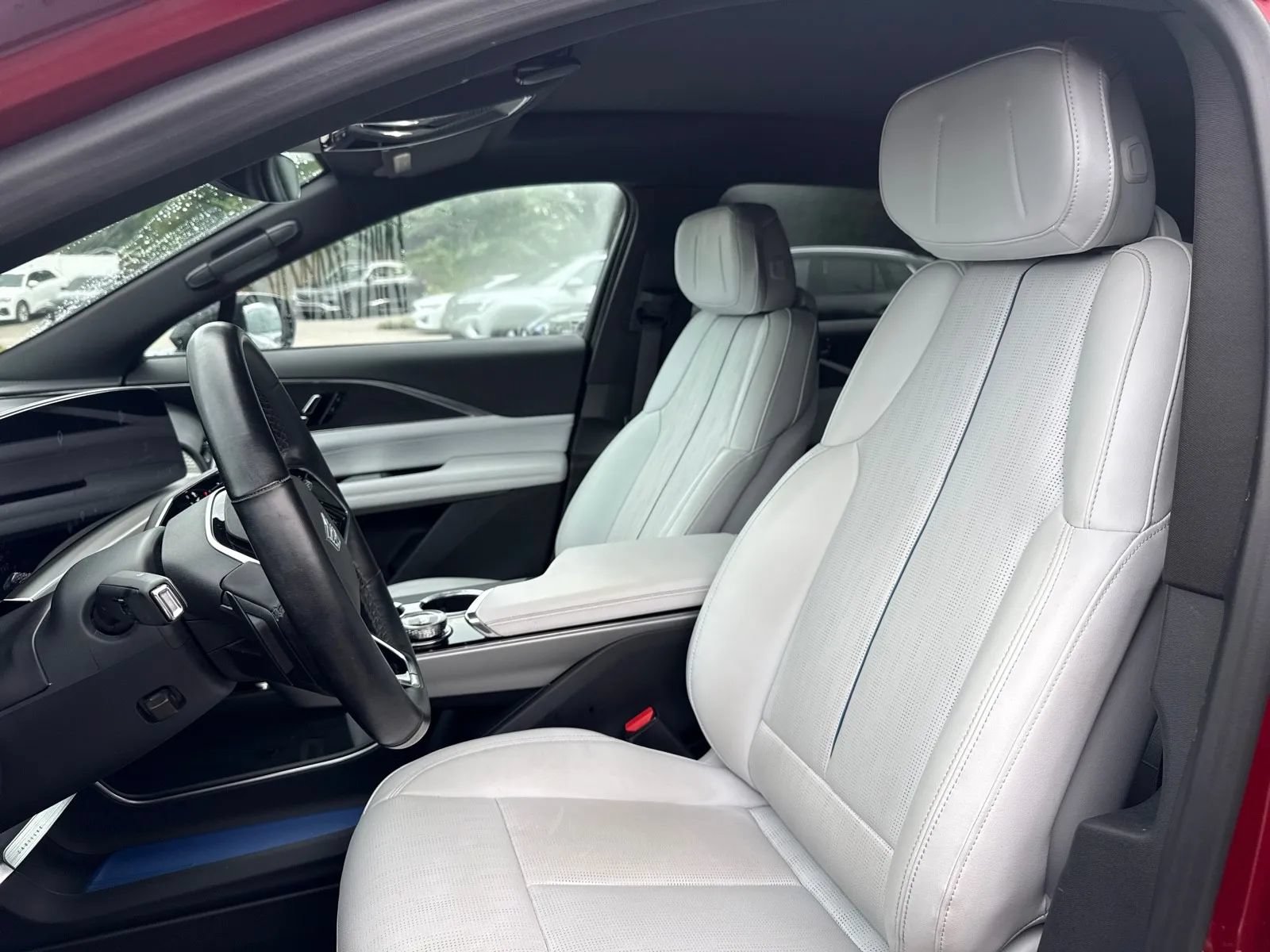 Used 2024 Cadillac Lyriq Sport RWD image 12
