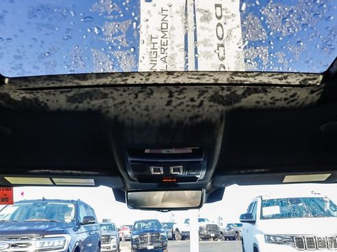 Used 2024 Land Rover Defender 110 X-Dynamic SE image 17