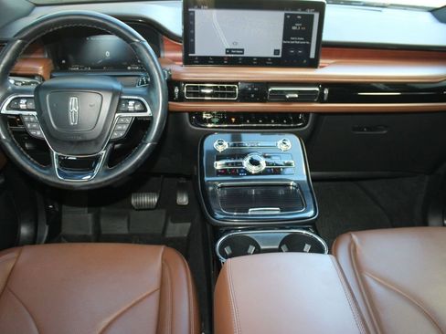 Used 2023 Lincoln Nautilus Reserve w/ Equipment Group 201A image 15