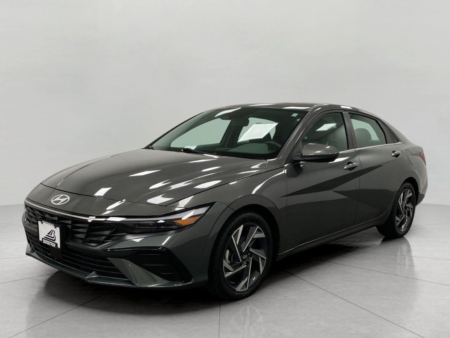 Used 2025 Hyundai Elantra SEL FWD image 9