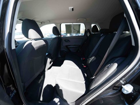 Used 2023 Nissan Rogue S FWD image 23