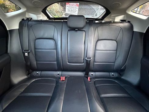 Used 2018 Jaguar E-PACE SE image 34