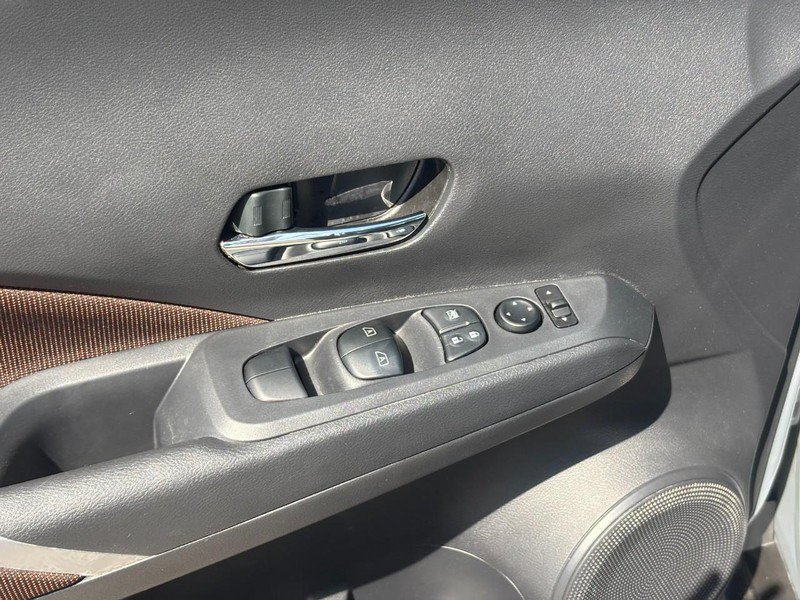 Used 2024 Nissan Kicks SR FWD image 18