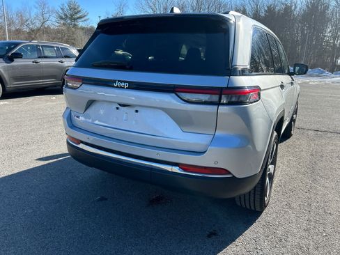 Used 2023 Jeep Grand Cherokee 4WD 4xe image 6