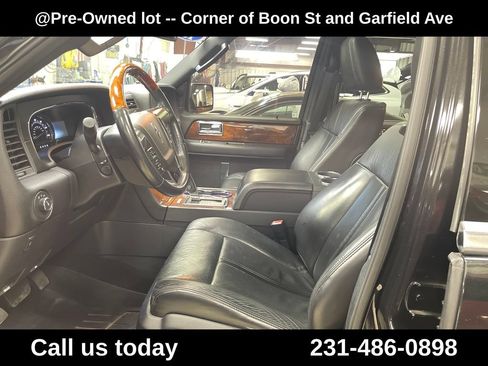 Used 2015 Lincoln Navigator 4WD image 14