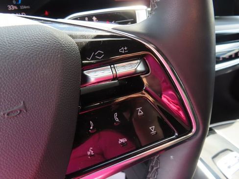 Used 2025 Cadillac Lyriq Luxury RWD image 20