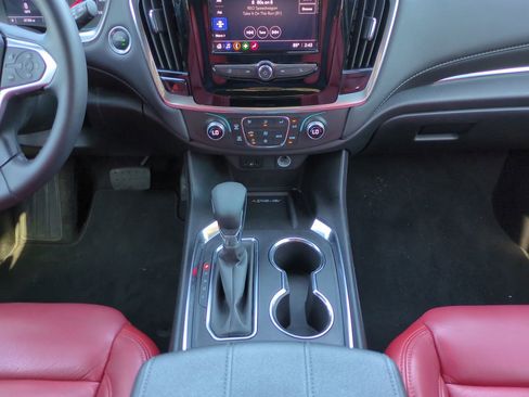 Used 2023 Chevrolet Traverse LT image 19