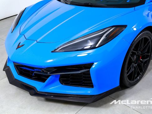 Used 2024 Chevrolet Corvette Z06 RWD image 30