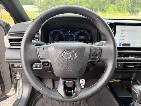 Used 2025 Toyota Camry XSE FWD image 14