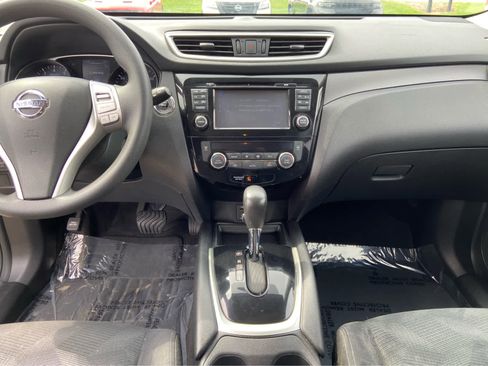 Used 2016 Nissan Rogue SV w/ SV Premium Package image 16