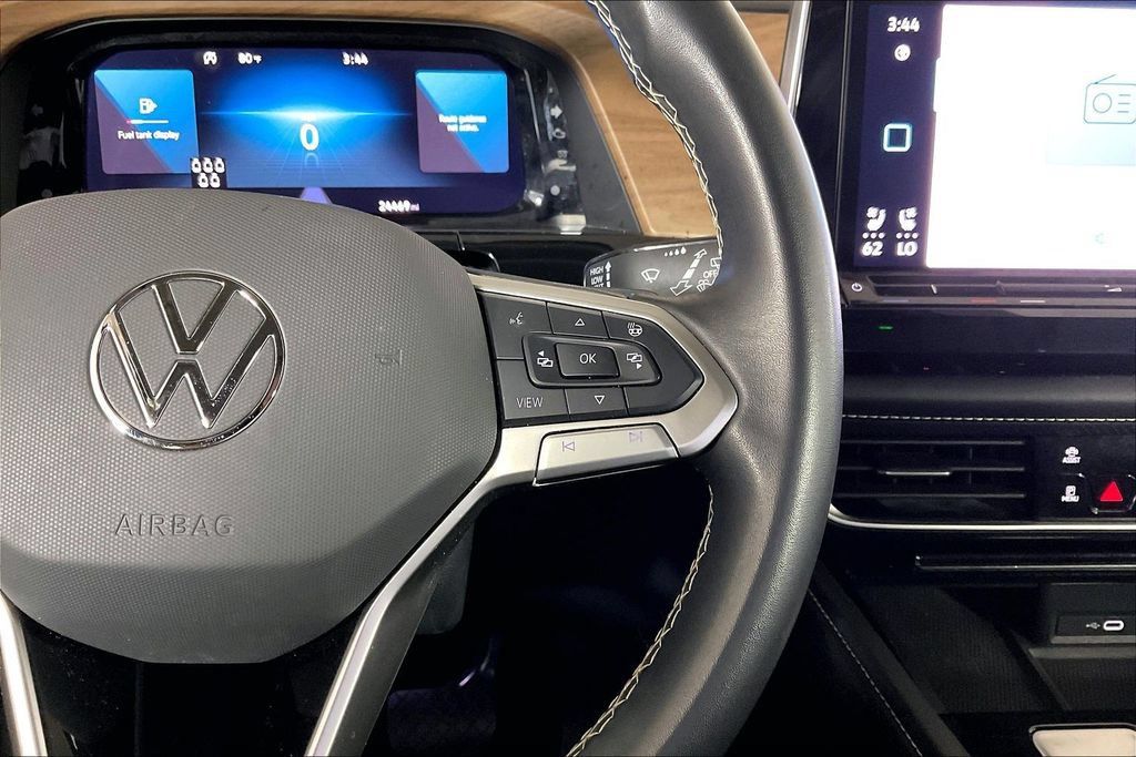 Used 2024 Volkswagen Atlas SE FWD image 19