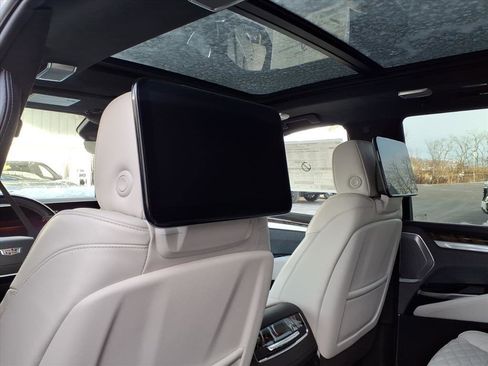 New 2026 Cadillac Escalade Platinum Luxury w/ LPO, Radiant Package image 8