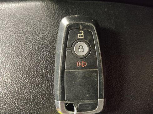 Used 2020 Ford EcoSport SE w/ SE Convenience Package FWD image 32