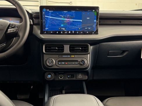 New 2025 Ford Maverick Lariat w/ Black Appearance Package image 33