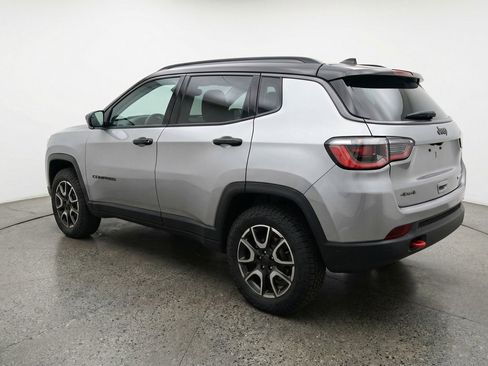 Used 2025 Jeep Compass Trailhawk AWD/4WD image 6