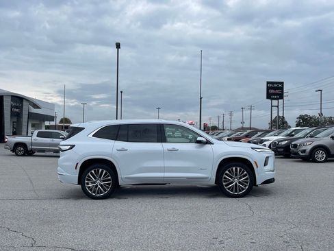 New 2026 Buick Enclave Avenir w/ Super Cruise Package image 8