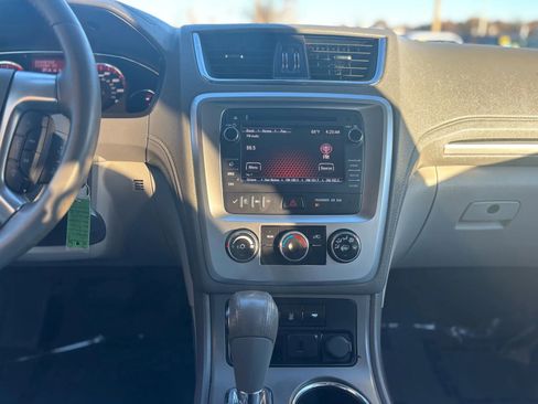 Used 2015 GMC Acadia SLE image 12