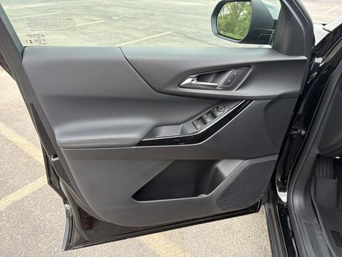 New 2026 Chevrolet Equinox LT w/ LPO, Floor Liner Package FWD image 10