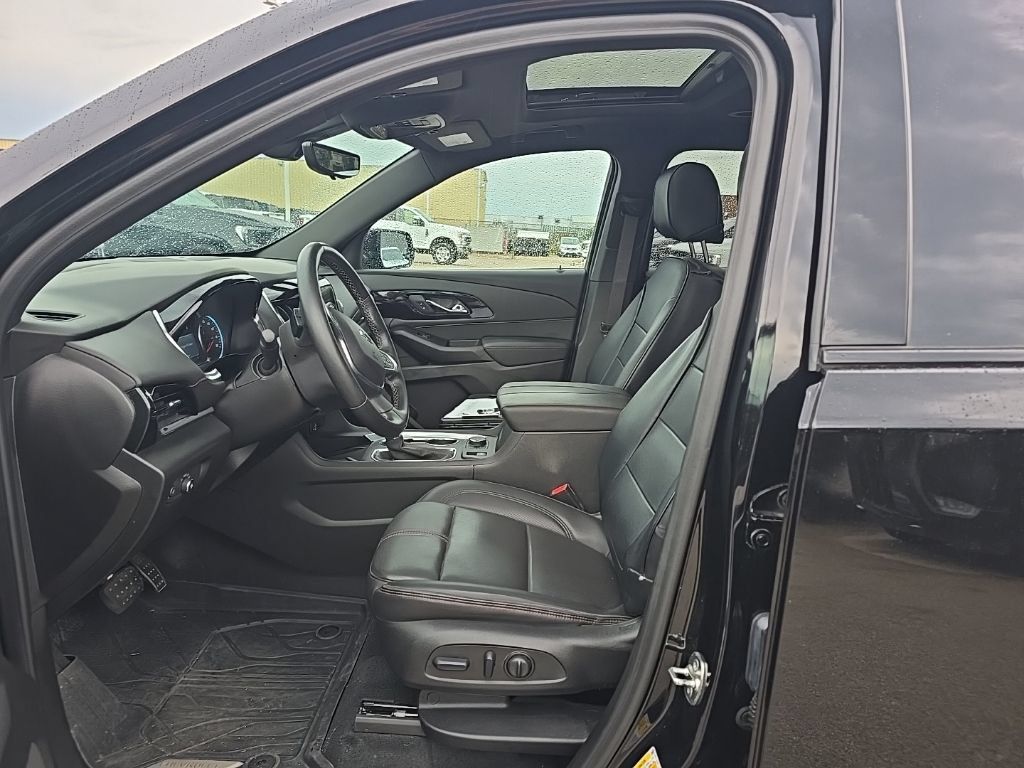Used 2023 Chevrolet Traverse RS w/ LPO, Floor Liner Package AWD/4WD image 10