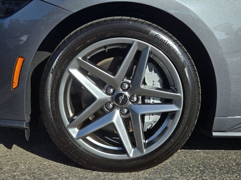 Used 2025 Ford Mustang GT Premium RWD image 9