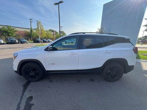 Used 2022 GMC Terrain AT4 AWD/4WD image 8