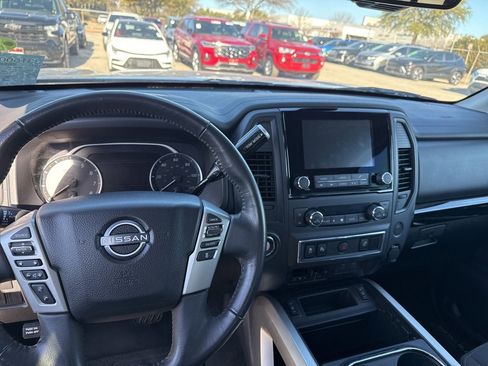 Used 2024 Nissan Titan SV w/ SV Convenience Package image 10
