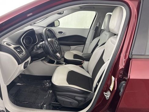 Used 2020 Jeep Compass Latitude image 21