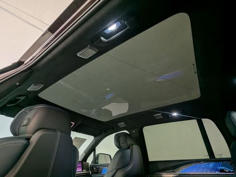 Used 2025 Cadillac Escalade IQ Luxury 2 w/ LPO, Premium Carpet Package image 19