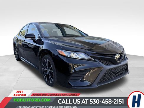 Used 2020 Toyota Camry SE w/ Convenience Package FWD image 1