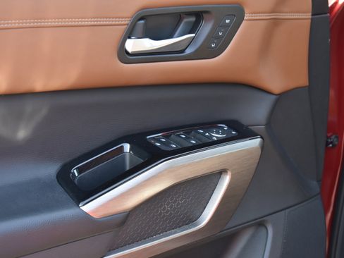 Used 2022 Nissan Pathfinder Platinum w/ Cargo Package image 15