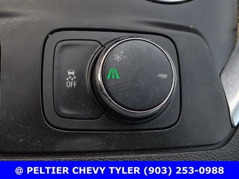 Used 2021 Chevrolet Traverse LT FWD image 25