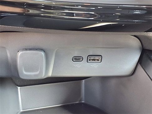 New 2025 Chevrolet Trax RS w/ Driver Confidence Package image 10