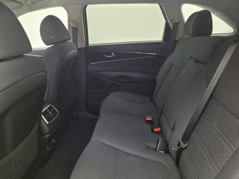 Used 2019 Kia Sorento AWD w/ LX Convenience Package image 18