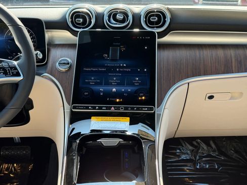 Used 2026 Mercedes-Benz GLC 350e 4MATIC image 13