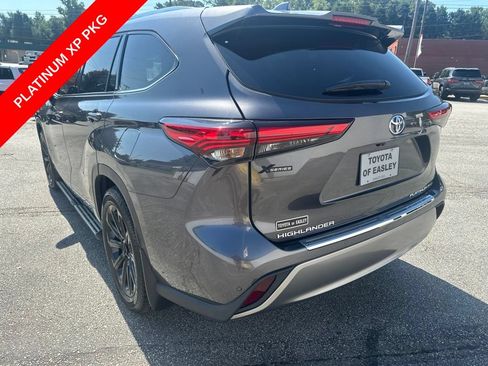 Used 2022 Toyota Highlander Platinum AWD/4WD image 5