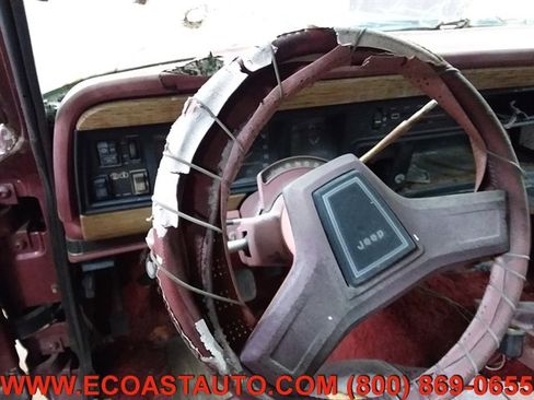 Used 1986 Jeep Grand Wagoneer image 10