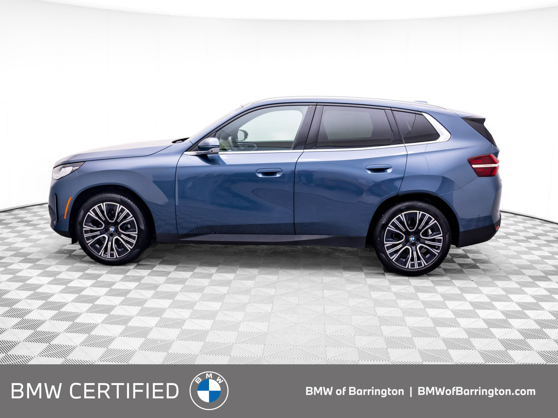 Used 2025 BMW X3 xDrive30i AWD/4WD image 2