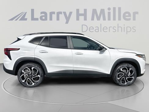 New 2026 Chevrolet Trax RS w/ Driver Confidence Package FWD image 9