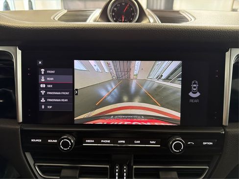 Used 2021 Porsche Macan AWD/4WD image 30